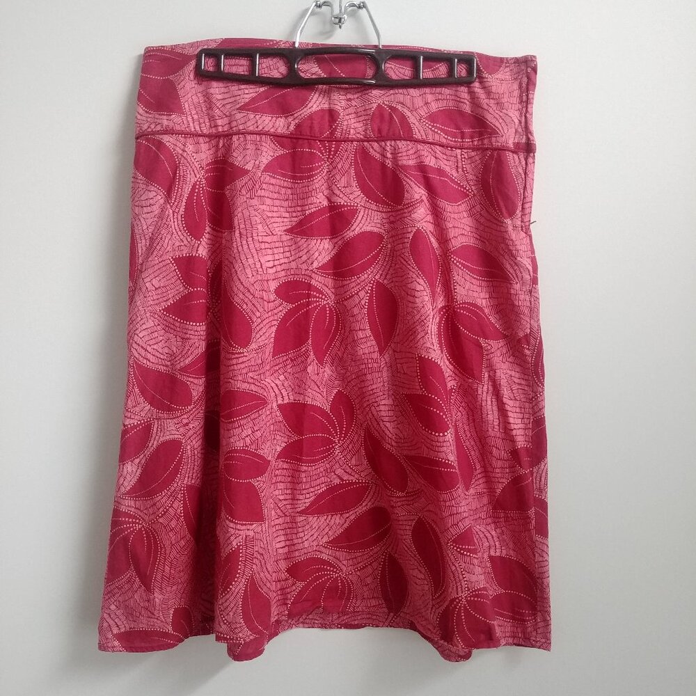 100% cotton H&M pale red leaf pattern skirt size 10